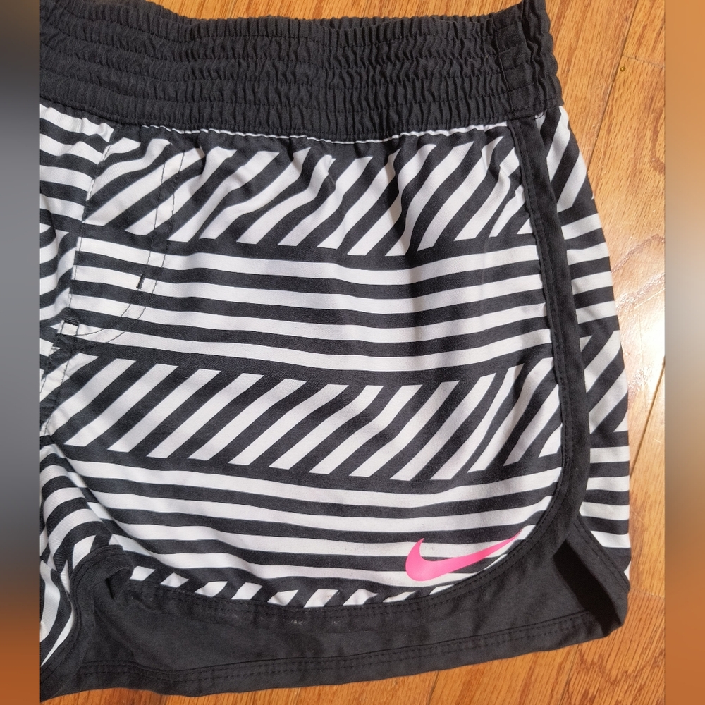 2 Pairs Of Nike Reversible Beach Shorts, Women's Size S/M, - Picture 7 of 16